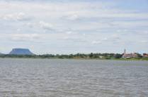 Carolina - MA e a Chapada das Mesas ao fundo, visto de Filadelfia - TO